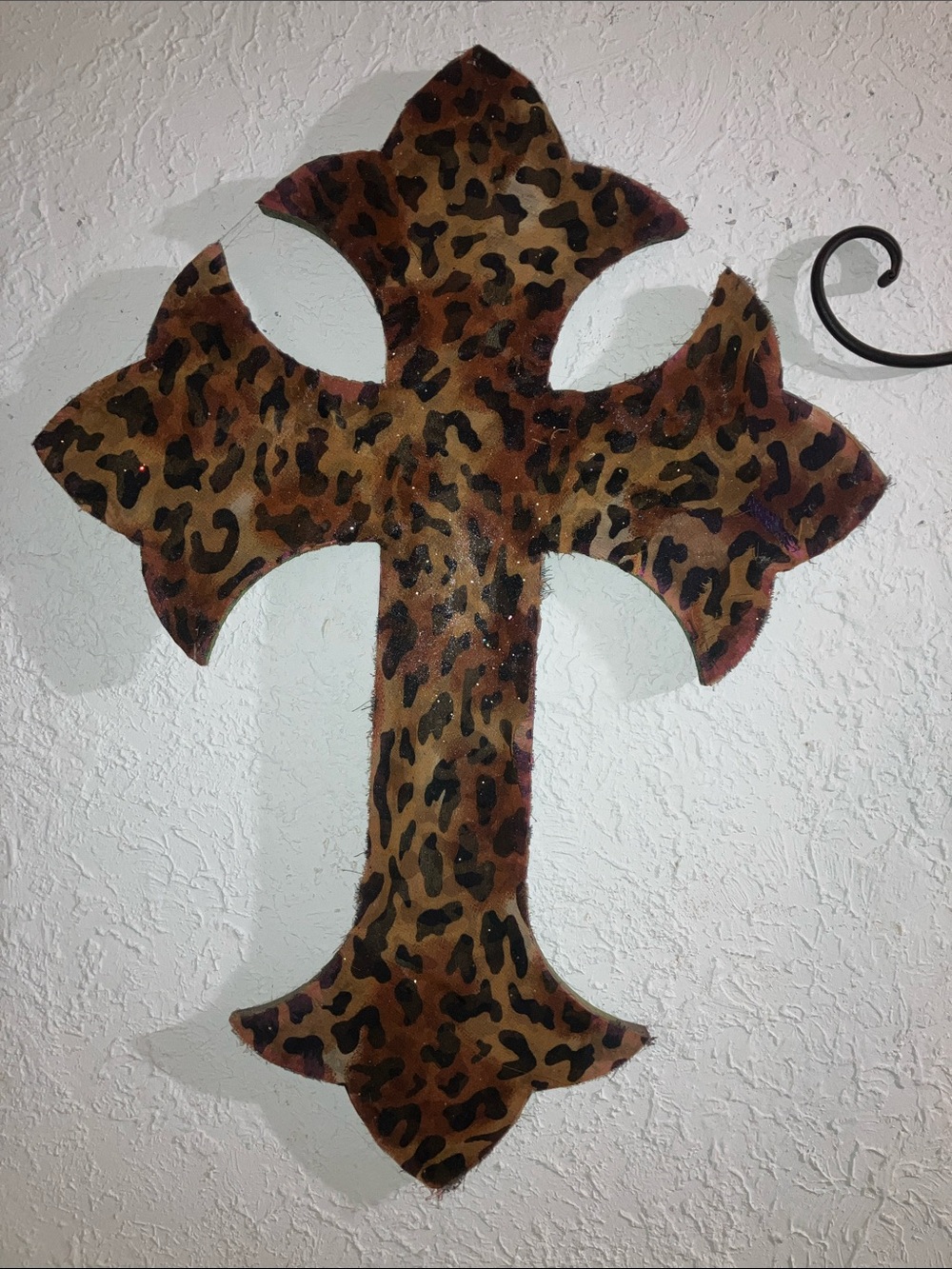 Source Unknown Leopard-Pattern Fleur Cross in Brown and Black